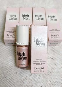 Benefit Cosmetics - High Beam Highlighter