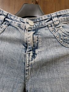 3 Jeans Rs 100 each