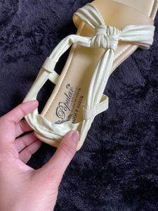 Lemon Knot Square-Toe Sandals – Effortless Summer