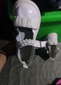 Pearl Accent White Sandals
