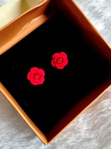 🎀 Beautiful Red Rose Stud Earrings❤