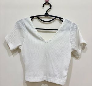Double V-Neck Rib Knit White Top (Size M)