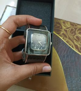 Oriflame Watch