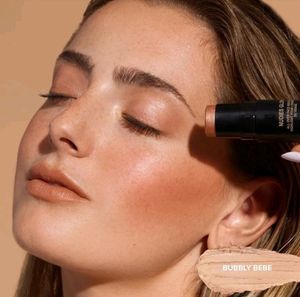 Nudestix Highlighter Stick..