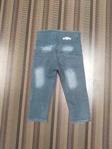 Q-47 Size 28 Slim Fit Women Denim Capri