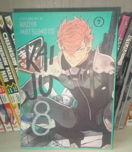 Kaiju No 8 Vol 1-9 With Action Figure
