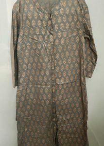 Selling Woman's Kurta