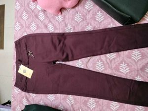 It&#39;s A Jegging In Maroon Color