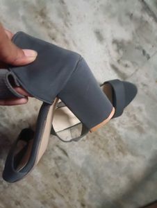 New Heels For Elegant Look