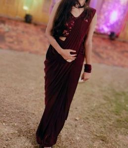 Saree With Matching Blouse In Geourges Pattern