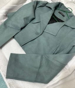 Stylish Cropped Jacket