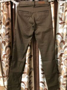 Brand New Pant Size 28