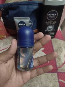 Men&#39;s Grooming Kit and clean an