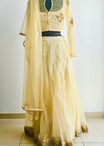 Offer Price 🌷🌷Brand New ✨Beautiful Golden Dress