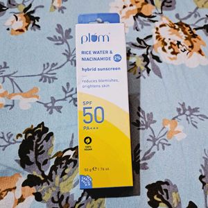 Plum2% Niacinamide Sunscreen SPF 50 PA+++