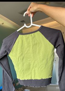 Y2k Urbanic Top(PRICE DROP!!!)🚩🚩