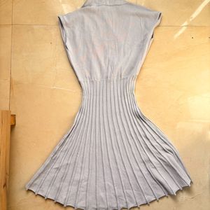 Elegant Gray Pleated Dress