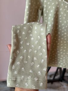 H&amp;M Fitted Sage green Floral Top/Size-S