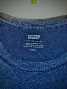 Levi&#39;s Blue T-Shirt