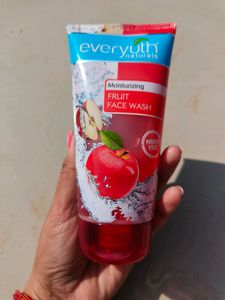 Everyuth Naturals Face Wash