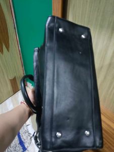 Stylish Black Handbag