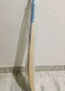 MUMBAI INDIANS Signed Cricket Bat(NEGOTIABLE)