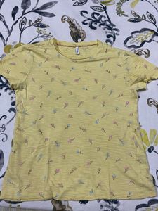 Round Neck Self Print T-shirt Small Size Half Slev