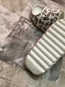 Printed Slide Slippers – Size 39