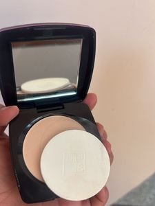 ELLE 18 Lasting Glow Compact