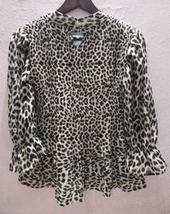 Chic Animal Print Top