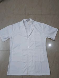 Brand New Womem's Lab Coat/ Lab Apron/surgical Cost. Short Sleeves.