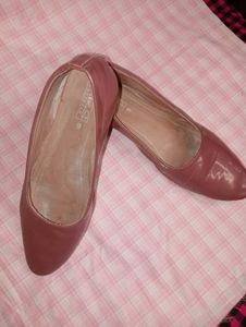 Women&#39;s Pink Ballerina With Comfortable Mini Heels