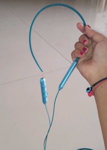 Blue Wireless Earphones combo