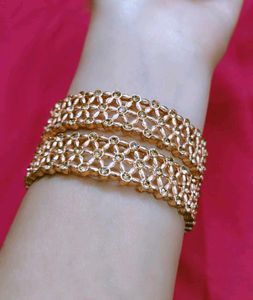 Elegant Rhinestone Flower Bangle Bracelet