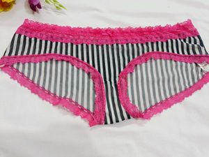 🇳🇿💫💗 Striped Panties with Pink Lace