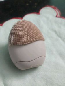 Facial Cleaning Brush