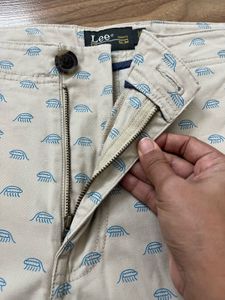 Lee Beige Patterned Shorts