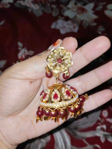 Jhumka Earrings With Maangtikka