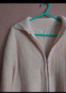 Cream Knit Zip-Up cardigan