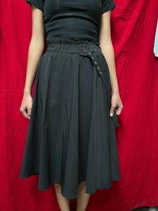 Black Solid Skirt Women