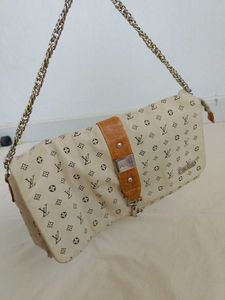 Louis Vuitton Envelope (Copy)