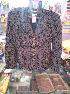 printed blazer with pocket design...