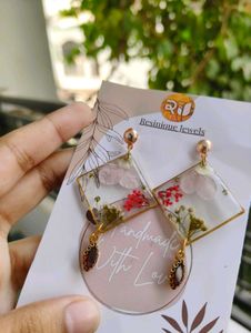 Sophisticated Trendy Resin Earrings ♥️