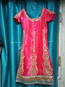 Elegant Pink Embroidered Kurta