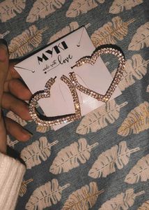 A Beautiful Heart Shape Studs Or Earring❤️