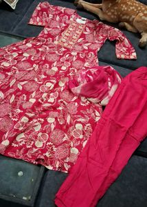 Elegant Floral Print Kurta Set