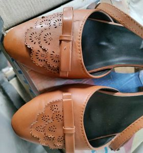 Beautiful Women&#39;s Brown Heels