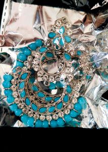 2 Pair Of Kundan Earings  With 1 Free Hair Acces
