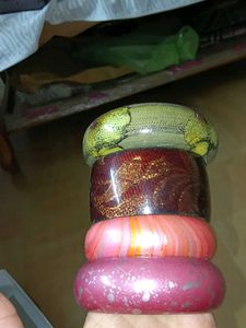 Glass Bangles Up For Offers