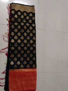 Elegant Black &amp; Gold Saree